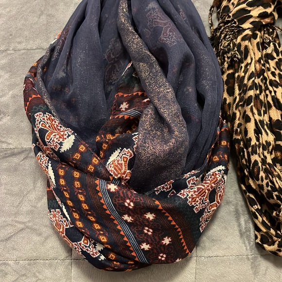 Scarf Bundle - Picture 2 of 4